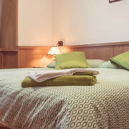 Shredhouse Bed & Breakfast *